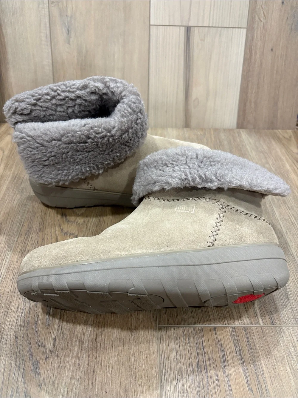 FitFlop Women's Mukluk Shorty III Ankle Boot Shearling Lined Slip On 8.5 Taupe